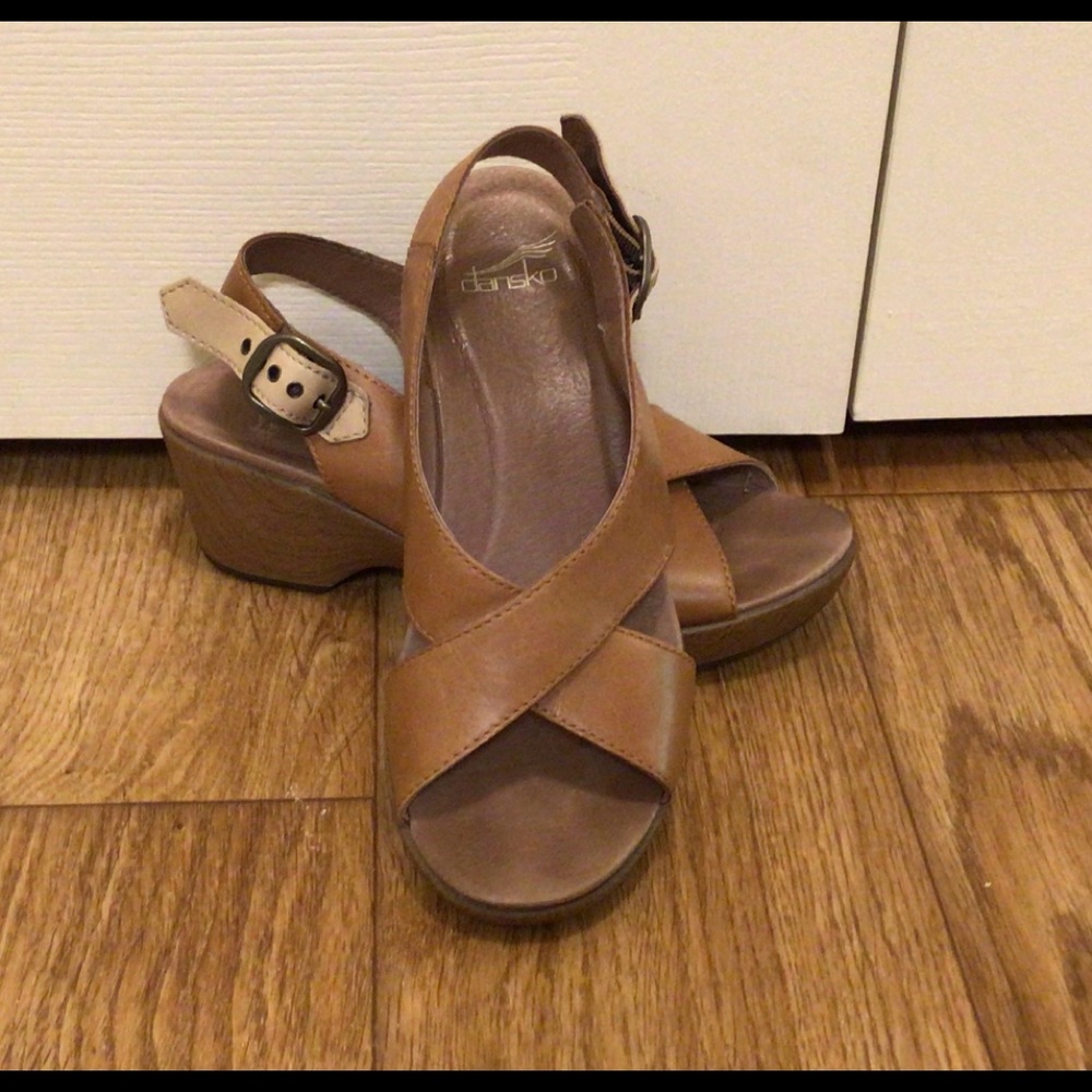 Dansko Wedge Sandals Sz 38